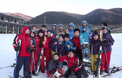 乐玩LEWIN时代公司篝火晚会